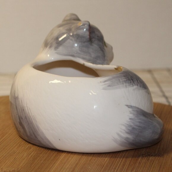 Vtg Cat Planter Grey and White Big Blue Eyes Decorative Planter - Picture 4 of 7
